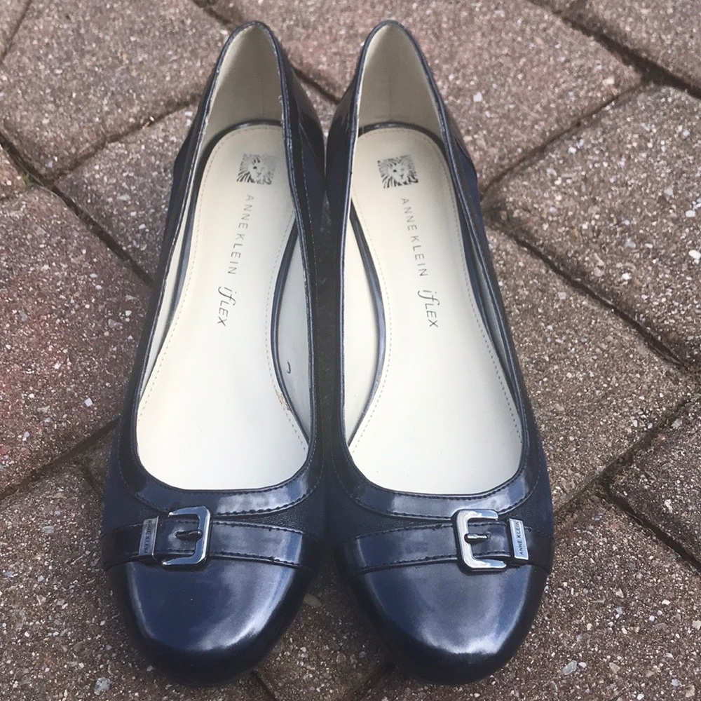 Navy Heels